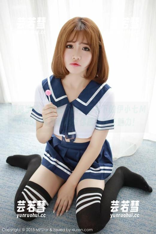 模范学院-伊小七MoMo 模范学院 - 轻松一抖,毛衣下的伊小七MoMo,写真套图带你感受秋冬魅力!