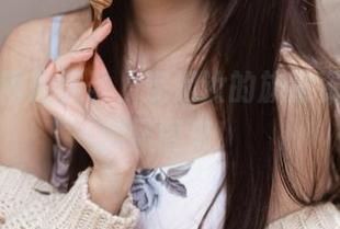 犹如细雨般轻盈，泥泥汝的旗袍资源图包随风而来！
