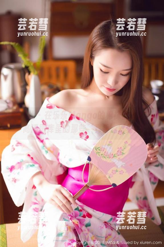 爱蜜社-乐乐Mango 爱蜜社 - 在乐乐Mango的棉袜里迷失:高清图库里的那些‘真香’时刻!