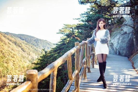 爱蜜社-小九月 爱蜜社 - 小九月这次的美图更新:灰丝效果出奇好,心痒痒!