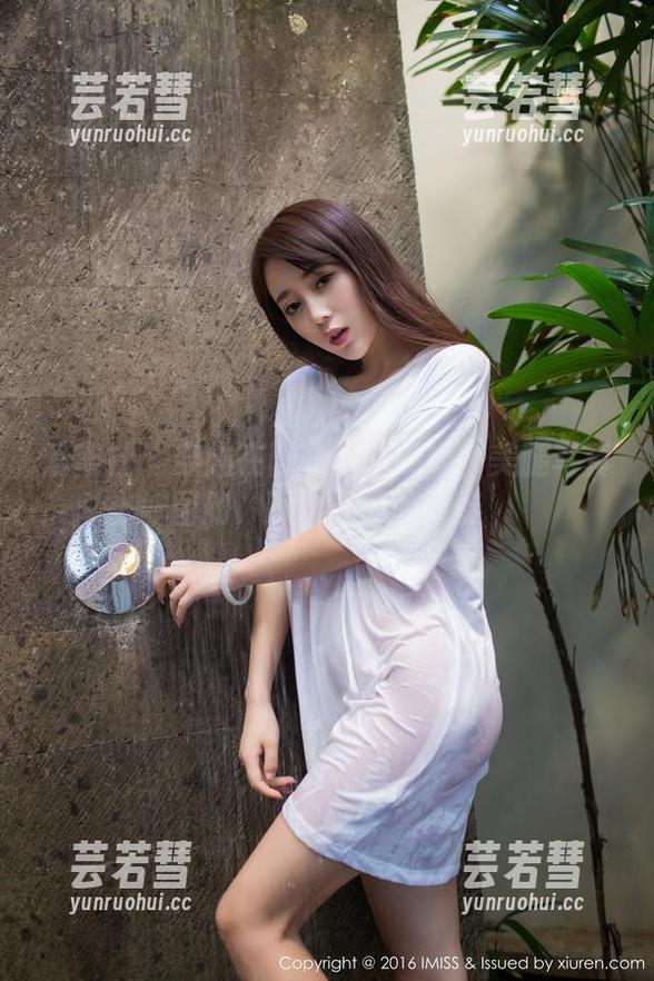 爱蜜社-瑞妤 爱蜜社 - 穿越在阳光里的瑞妤:美腿写真图册,踩出不同的节奏