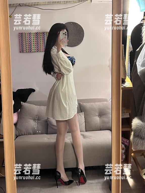 玫桃泡芙 微密圈 - 注意了,下载玫桃泡芙美腿写真集,可能会引发意外关注!