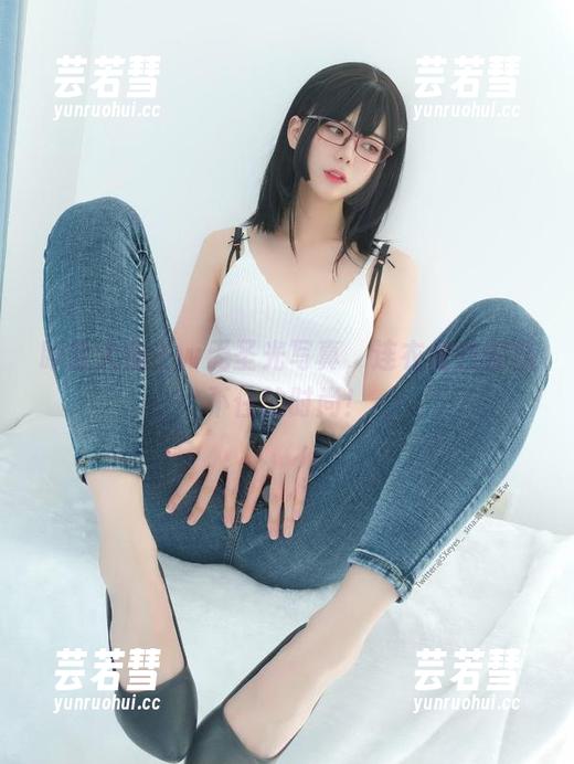 眼酱大魔王w 眼酱大魔王w无圣光写真,连衣裙挡都挡不住的时尚!