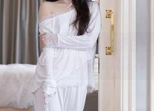 秀人网 – 翻翻这些伊丽莎有点白日常的照片：好像我也能美成这样
