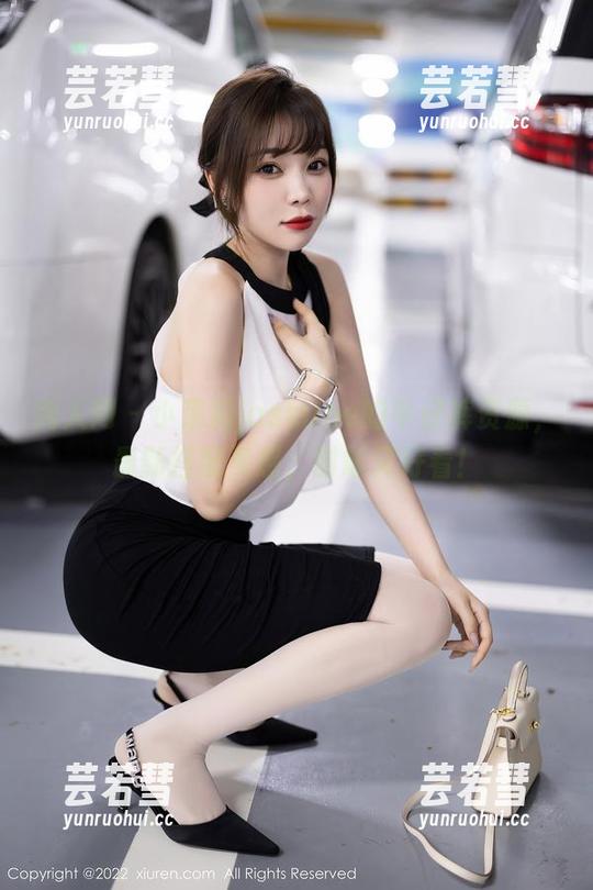 秀人网-小茉莉jasmine 秀人网 - 小茉莉jasmine的牛仔裤资源,最新搭配灵感,时髦又好看!