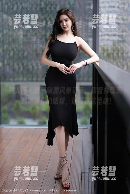 秀人网 - 最新制服风暴来袭，跟着林珊珊一起制服你的眼球，原图在这里哦！
