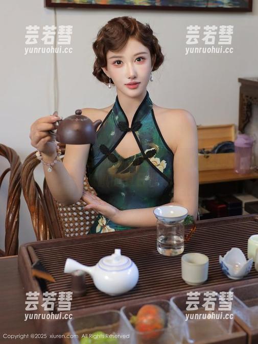 秀人网 - 梦心玥最新图册：让你怀念那甜腻腻的夏日假期