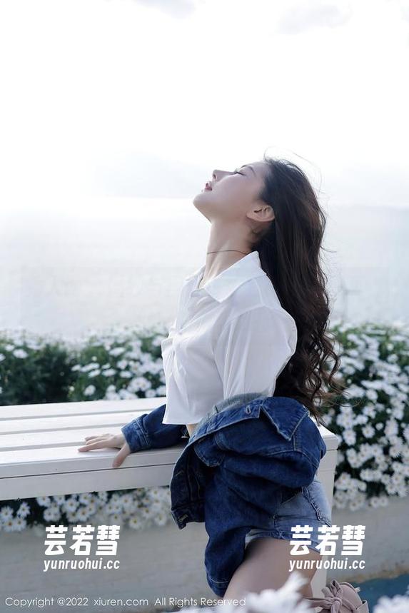秀人网 - 婚纱与黑丝：筱慧cindy写真，魅惑的两难选择