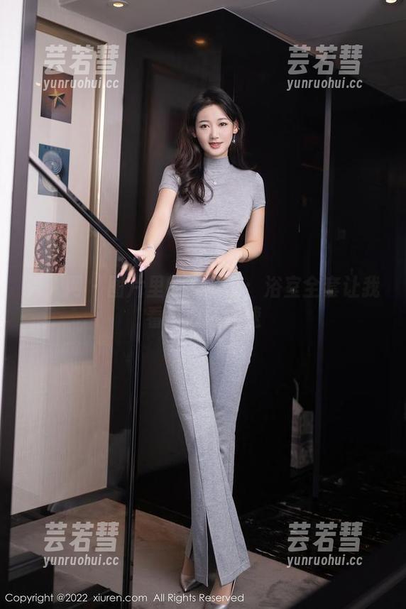 秀人网-艾静香 秀人网 - 图片里的艾静香:浴室全套让我看得心跳加速