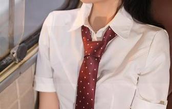 秀人网 – 瞬间心动：谢小蒽白衬衫作品集分享，感觉光线都在为她打灯！