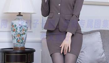 秀人网 – 软软子长腿，定制专属图集：轻柔又美好
