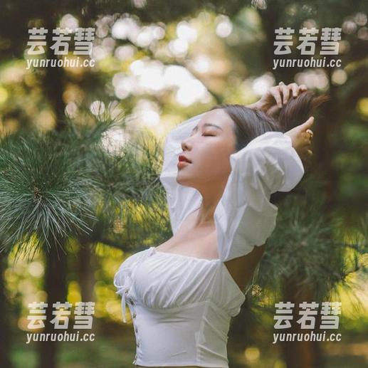 最新穆零Mu0照片中，甜心悄悄藏着一个秘密，咳，要不要我说出来呢？