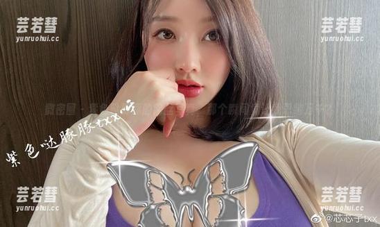 紫色哒豚豚 微密圈 - 紫色哒豚豚的肉丝写真,那个瞬间竟让我思绪万千?