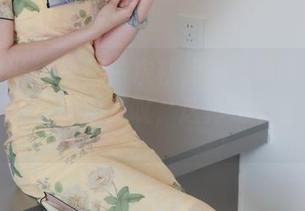 绮梦摄影 – 每看一次秋月的无修无水印写真，都忍不住想赞叹，这真是个宝藏博主。
