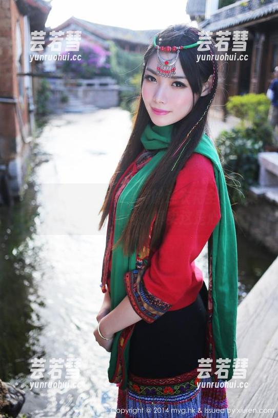美媛馆-Carina梦绮 美媛馆 - Carina梦绮的连衣裙全套图集:你以为这是时尚?其实这是心情!