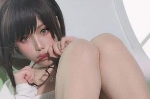 芊川一笑MNK私拍合集：当秘密被镜头捕捉