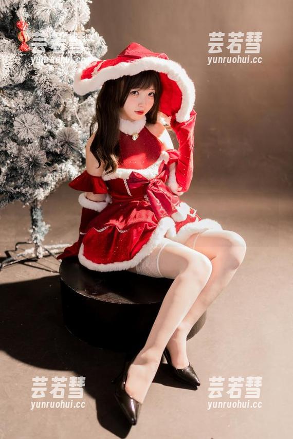 花铃Hana 被花铃Hana的网盘作品迷倒!风纪委员还有游泳课的秘密!