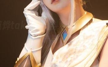 走进菌烨tako的天台，写真图册里潜藏的暧昧与思索