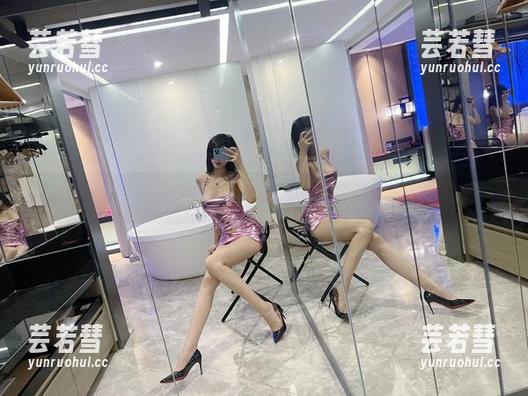 葛征 微密圈 - 葛征的裸足图册:一段踩在云端的旅程