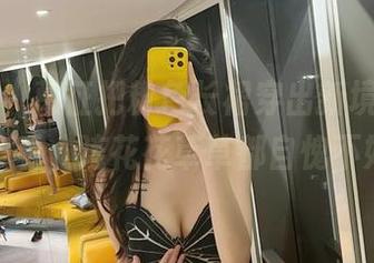 微密圈 – 葛征把粉色长裙穿出新境界，原图一看，连花花草草都自愧不如！