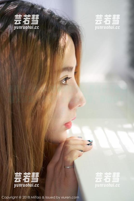 蜜桃社-Rola 蜜桃社 - Rola的泳池瞬间:那高清美图温暖又清新,撩动了心底的渴望,真想潜下去!