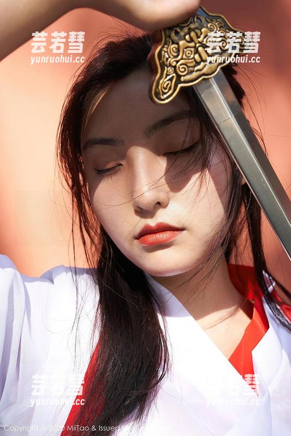 蜜桃社 - 陆萱萱Cecilia婚纱美图：一不小心，我就成了她的粉丝团！
