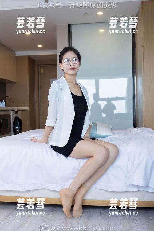袜啵啵-稚予 袜啵啵 - 花絮版的最新黑色美甲套图,稚予带你玩转“黑”时尚!