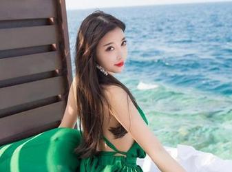 语画界 – 周思乔Betty校服写真更新，这丫头真是能把校园变成时尚发布会！