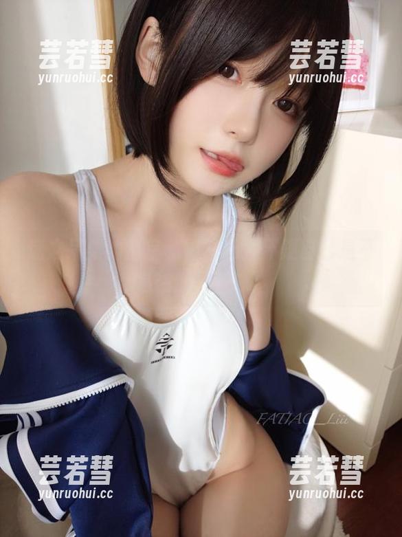 迷之呆梨 迷之呆梨的浴室私拍,让人怀疑自己是不是在梦里游泳!