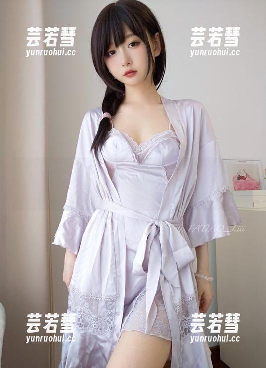 迷之呆梨 看完迷之呆梨的制服写真,内心小鹿乱撞,真是太迷了!