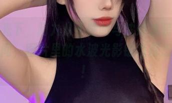 在阳光下，阿九从不咕咕与沈妙泳装的私拍瞬间，图片里的水波光影键盘都想打了！
