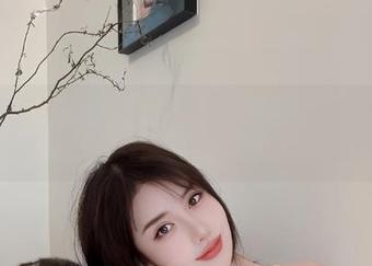微密圈 – 阿色的美图大展：红色蕾丝丁裤，壁纸界的风向标？