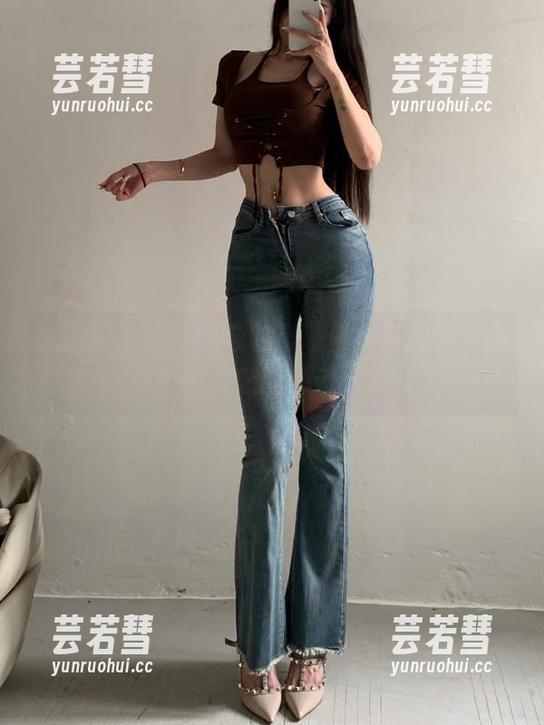 微密圈 - 在陈佩奇的高清修女套图中，探寻不为人知的灵魂之旅。