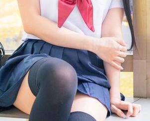 跟着雨波HaneAme走进少女的雨季，看看原图和图片，瞬间录音：呜啦啦！