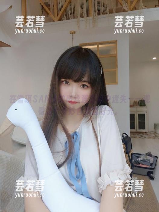 在雪琪SAMA的肉丝连衣裙中迷失——观看这个奇妙合集的时光。