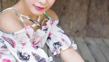 魅妍社 – 糯美子Mini礼服之旅：私拍图集告诉你，生活就是一场走秀！