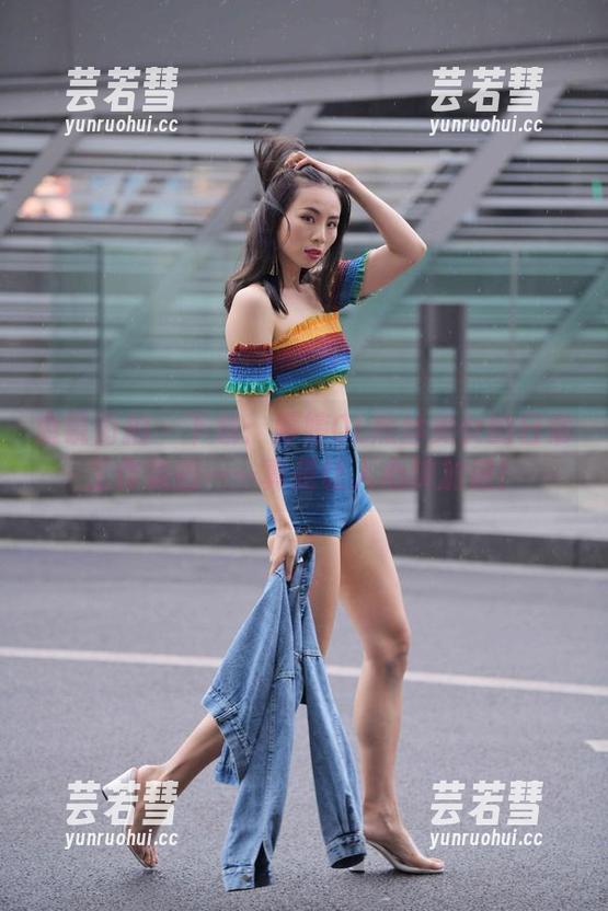 魔镜街拍-婷婷 魔镜街拍 - 下载:婷婷OL黑丝美女的日常工作负担——真是让人心跳加速!