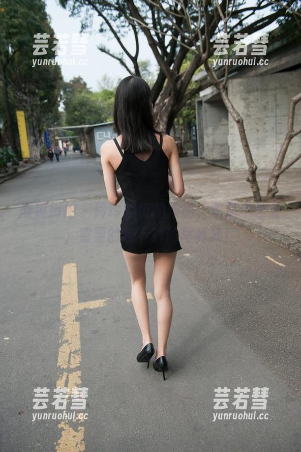 魔镜街拍 - 玲玲的街拍作品，车展不重要，重要的是下载的写真集！