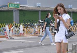 魔镜街拍 – 诱惑升级！艾小青超短裙+肉丝高清写真大集合