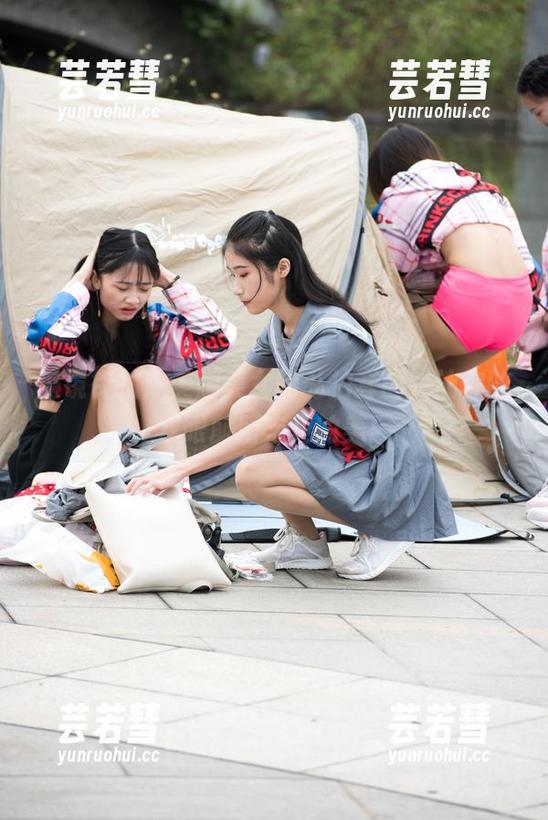 魔镜街拍 魔镜街拍:美腿美女的私拍套图,让你的双眼前所未见的美!
